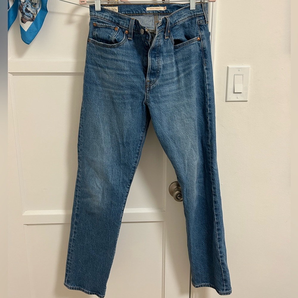 Levi’s wedgie straight fit women’s jeans size 30 dark wash